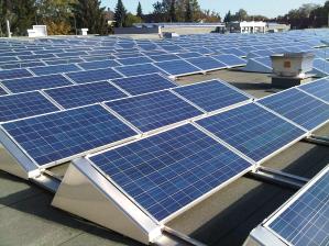 Marke: Schäden vermeiden bei Solaranlagen - Neue Planungs- und Ausführungsregel für Flachdächer, Bild 1 Service Schäden vermeiden bei Solaranlagen - Neue Planungs- und Ausführungsregel für Flachdächer - News, Bild 1
