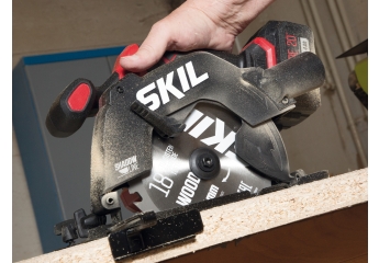 Hand-Kreissägen Akku Skil Brushless Circular Saw 3551 im Test, Bild 1